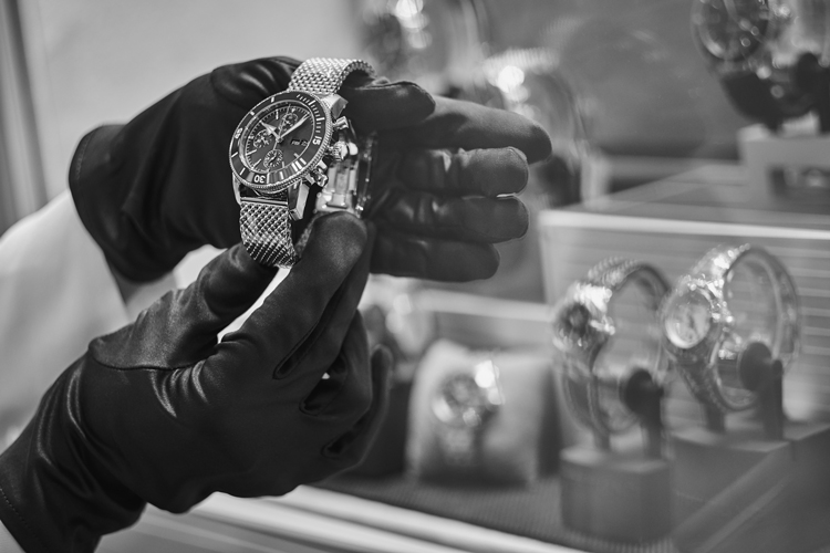 Gebrauchte Rolex Uhr wird professionell präsentiert