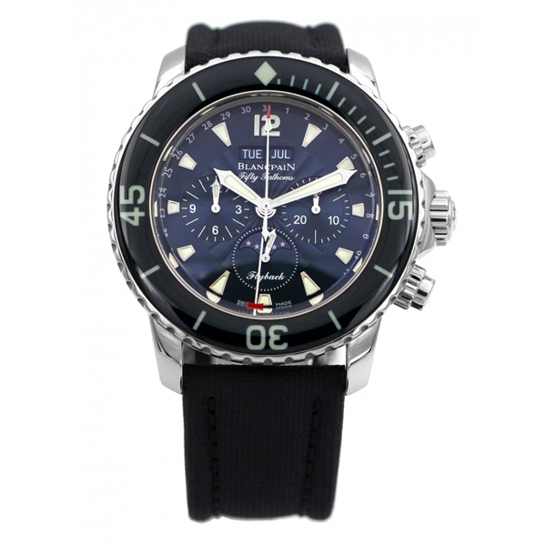 Blancpain Fifty Fathoms Flyback Chronograph mit schwarzem Zifferblatt, Flyback-Funktion, Wochentag- und Monatsanzeige, sowie schwarzem Textilarmband – Ankauf und Verkauf.