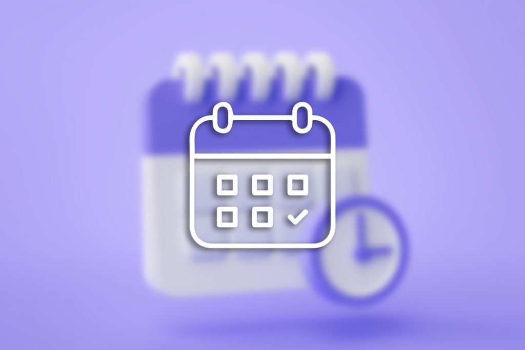 Symbolische Darstellung einer Terminvereinbarung – weißes Kalender-Icon mit Häkchen vor einem unscharfen violett-weißen Kalenderhintergrund und Uhrensymbol.