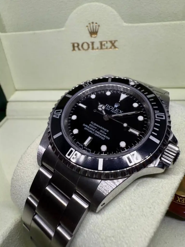 Original Rolex Submariner zur Erklärung von Rolex Schließencodes und Produktionsjahren beim Ankauf in Hamburg