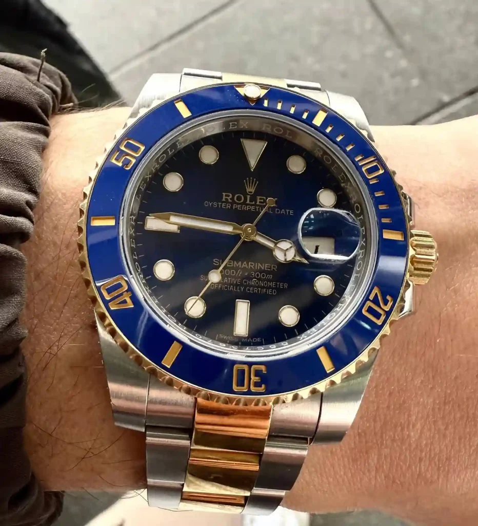 Rolex Submariner Luxusuhr am Handgelenk für Uhrenankauf in Hamburg