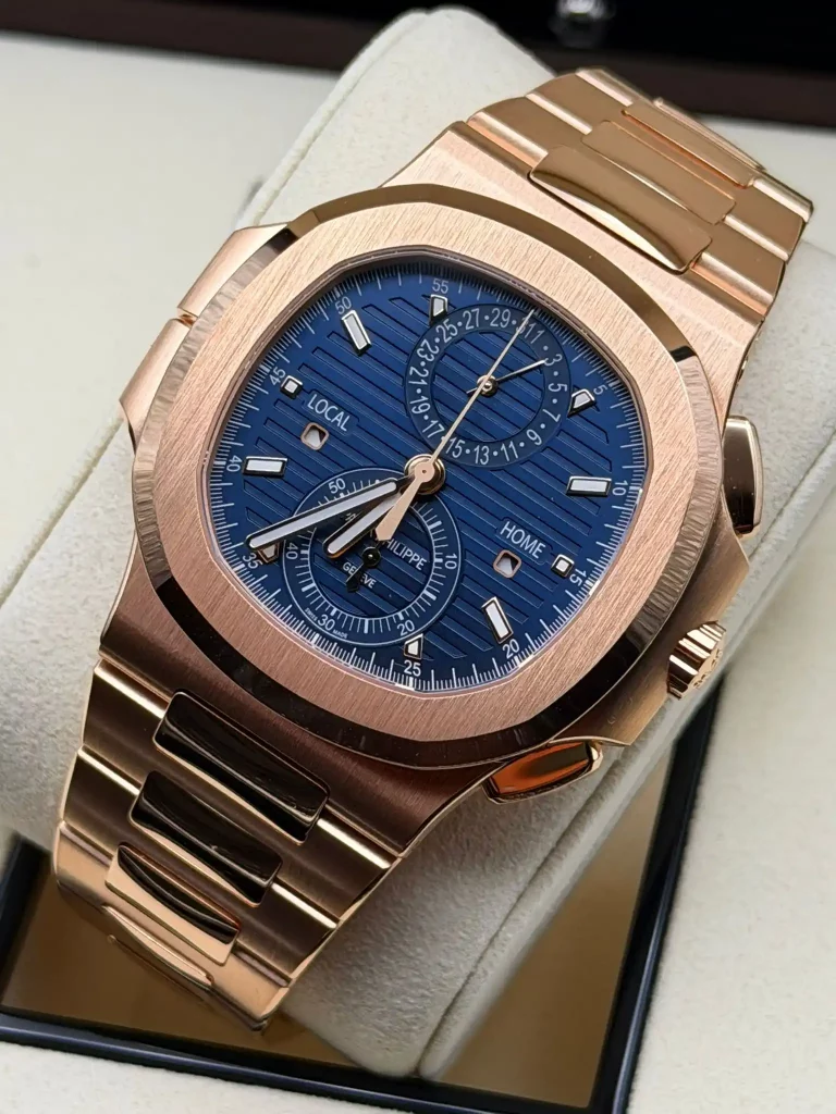 Patek Philippe Nautilus aus Roségold mit blauem Zifferblatt beim Luxusuhren Ankauf in Hamburg