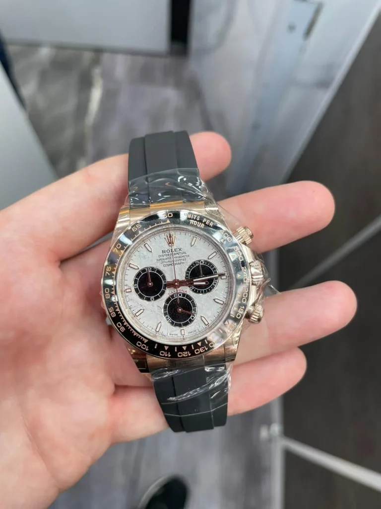 Rolex Daytona Roségold mit schwarzem Kautschukband beim Rolex Ankauf in Hamburg